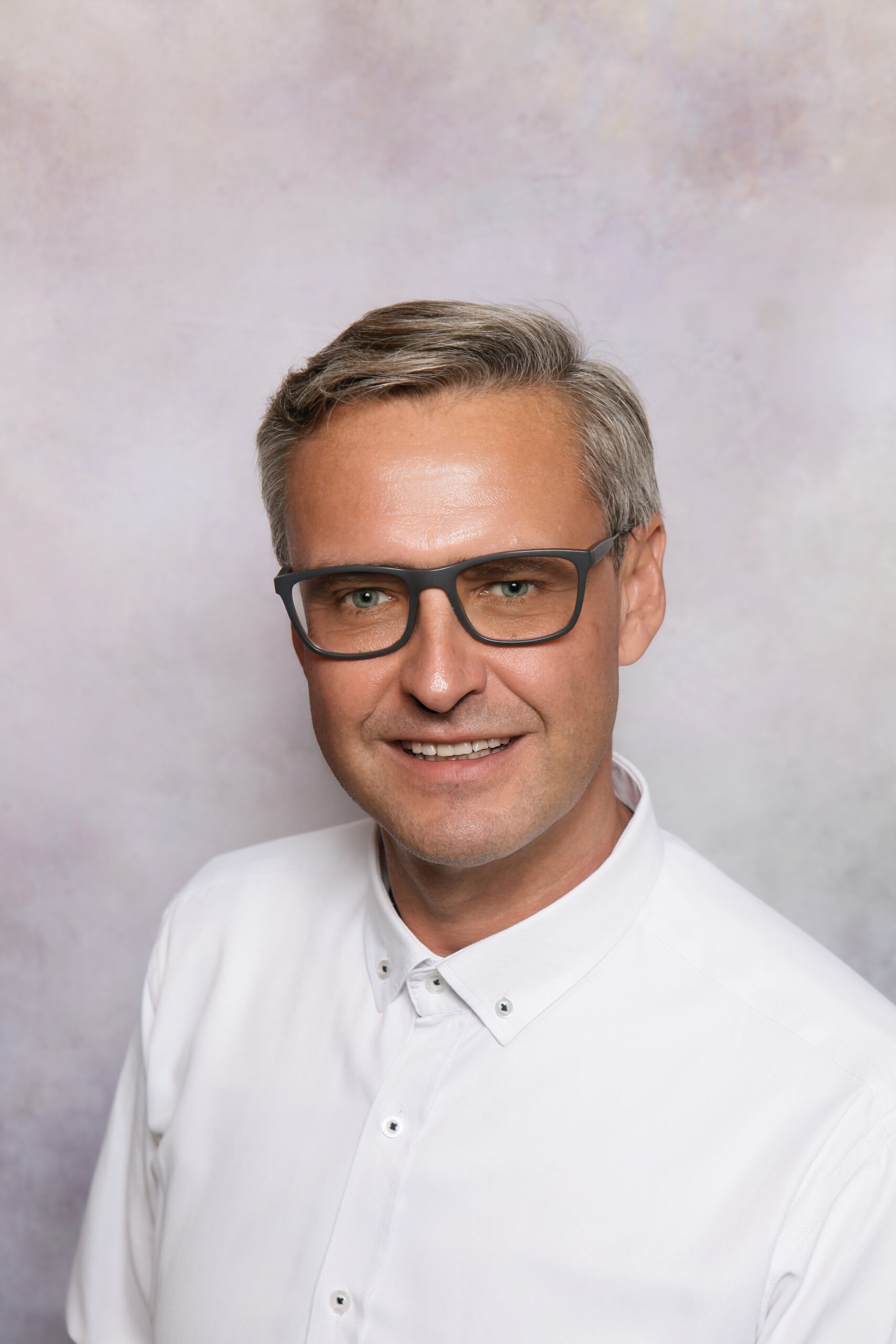Piotr Biela — współwłaściciel biura, były pracownik US Żywiec, Specjalista rachunkowości SKwP